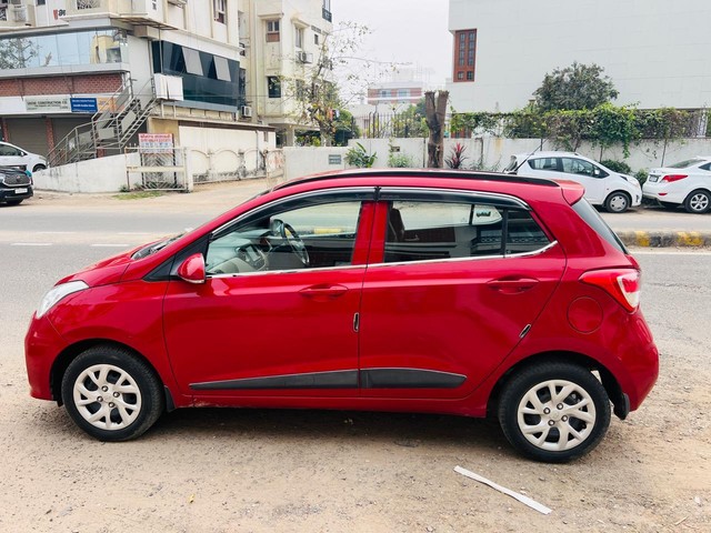 Hyundai i10 Sportz 1.1L Second-hand 2017 Hyundai i10 Sportz 1.1L for sale in Vadodara-3