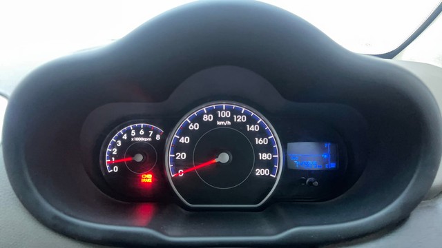 Second-hand 2012 Hyundai i10 Magna 1.2 for sale in Hyderabad-13