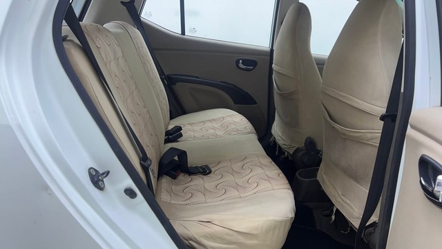 Second-hand 2012 Hyundai i10 Magna 1.2 for sale in Hyderabad-32