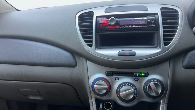 Second-hand 2012 Hyundai i10 Magna 1.2 for sale in Hyderabad-36