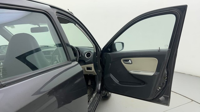 Second-hand 2016 Maruti Alto K10 VXI AMT for sale in Ahmedabad-16