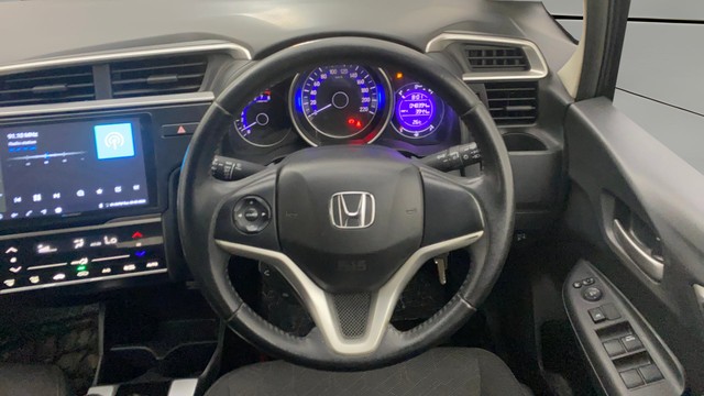 Second-hand 2017 Honda Jazz 1.2 VX i VTEC for sale in Gulbarga-12