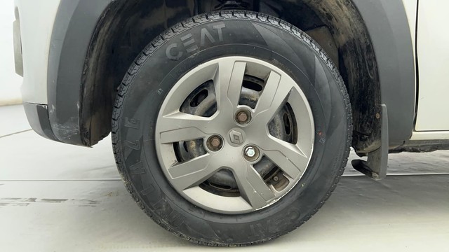 Second-hand 2017 Renault KWID 1.0 AMT RXT for sale in Ahmedabad-20