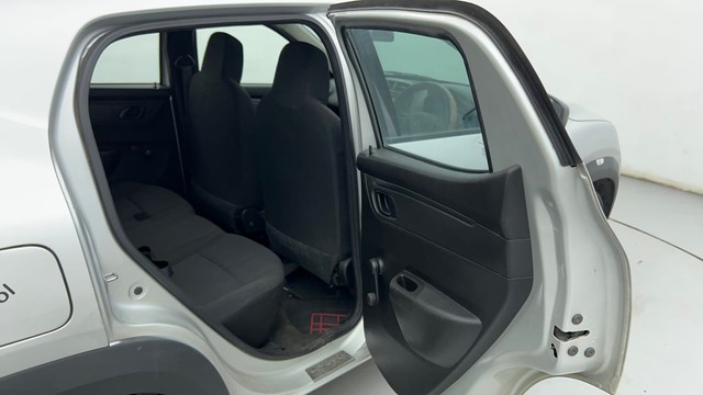 Second-hand 2017 Renault KWID 1.0 AMT RXT for sale in Ahmedabad-32