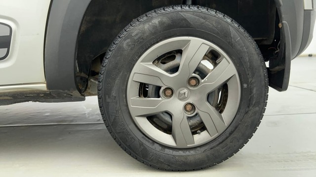 Second-hand 2017 Renault KWID 1.0 AMT RXT for sale in Ahmedabad-19