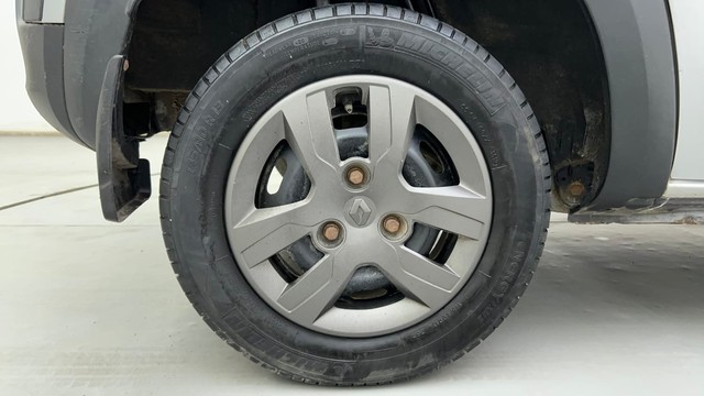 Second-hand 2017 Renault KWID 1.0 AMT RXT for sale in Ahmedabad-18