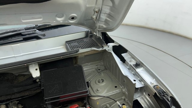 Second-hand 2017 Renault KWID 1.0 AMT RXT for sale in Ahmedabad-33