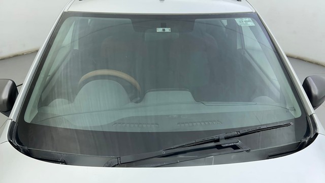 Second-hand 2017 Renault KWID 1.0 AMT RXT for sale in Ahmedabad-10