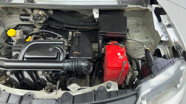 Second-hand 2017 Renault KWID 1.0 AMT RXT for sale in Ahmedabad-37