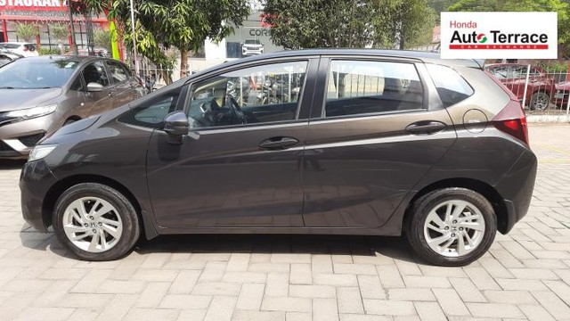 Second-hand 2017 Honda Jazz V CVT for sale in Kottayam-4