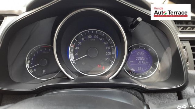 Second-hand 2017 Honda Jazz V CVT for sale in Kottayam-3