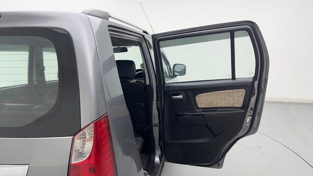 Second-hand 2017 Maruti Wagon R VXI for sale in Ghaziabad-23