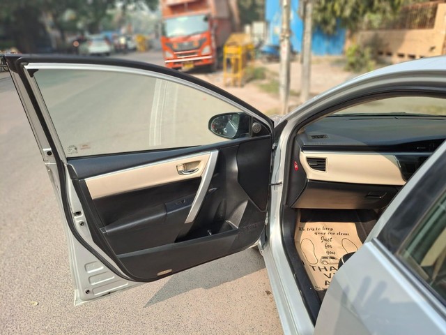 Second-hand 2014 Toyota Corolla Altis G AT for sale in New Delhi-10