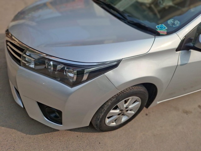 Second-hand 2014 Toyota Corolla Altis G AT for sale in New Delhi-3
