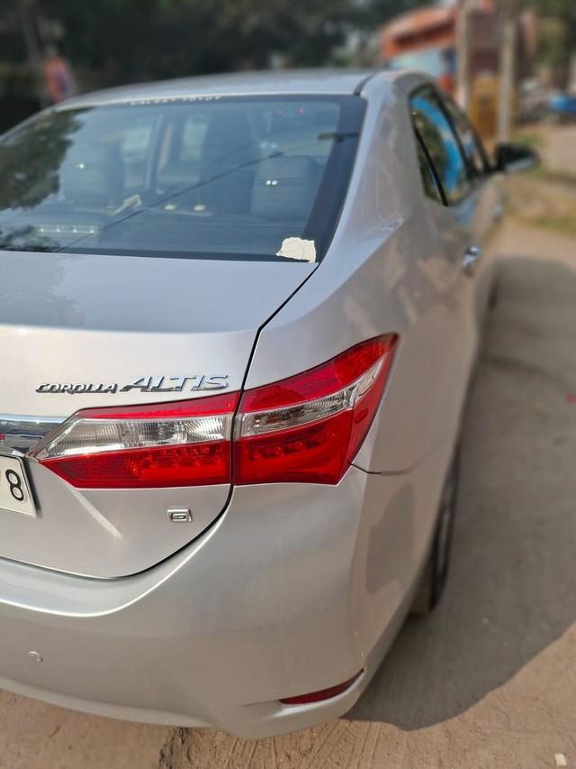 Second-hand 2014 Toyota Corolla Altis G AT for sale in New Delhi-2