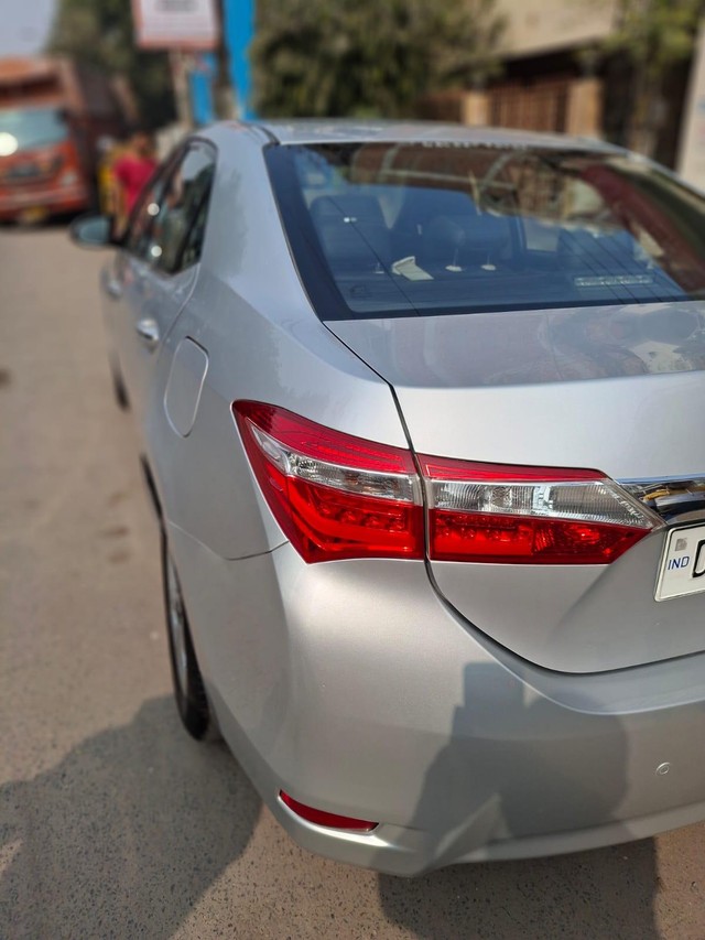 Second-hand 2014 Toyota Corolla Altis G AT for sale in New Delhi-7