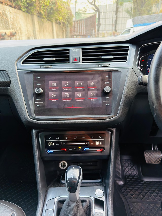 Second-hand 2023 Volkswagen Tiguan 2.0 TSI Elegance BSVI for sale in Mumbai-18