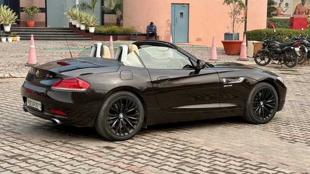 Second-hand 2016 BMW Z4 sDrive 35i Prestige for sale in New Delhi-5