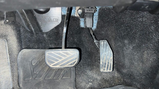 Second-hand 2023 Maruti Suzuki XL6 Zeta AT for sale in Gurgaon-14