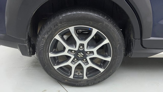 Second-hand 2023 Maruti Suzuki XL6 Zeta AT for sale in Gurgaon-18