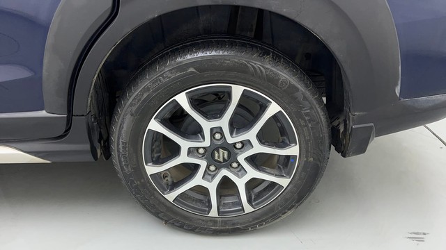 Second-hand 2023 Maruti Suzuki XL6 Zeta AT for sale in Gurgaon-19