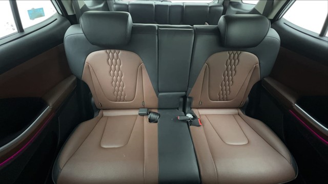 Second-hand 2023 Hyundai Alcazar Platinum AE Turbo 7Str for sale in Gurgaon-32