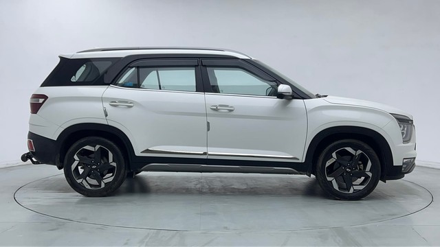 Second-hand 2023 Hyundai Alcazar Platinum AE Turbo 7Str for sale in Gurgaon-2