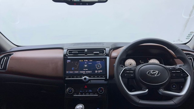 Second-hand 2023 Hyundai Alcazar Platinum AE Turbo 7Str for sale in Gurgaon-11