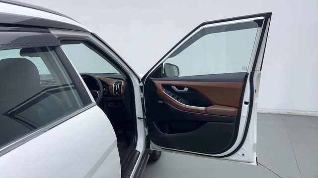 Second-hand 2023 Hyundai Alcazar Platinum AE Turbo 7Str for sale in Gurgaon-16