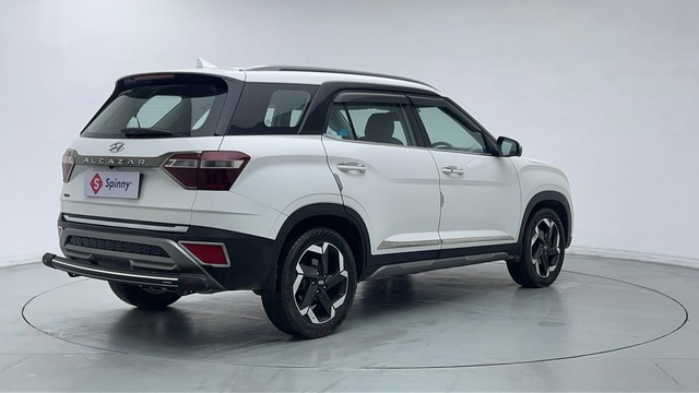 Second-hand 2023 Hyundai Alcazar Platinum AE Turbo 7Str for sale in Gurgaon-3