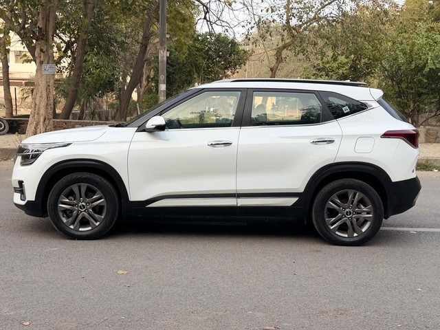 Second-hand 2023 Kia Seltos HTX IVT for sale in New Delhi-4