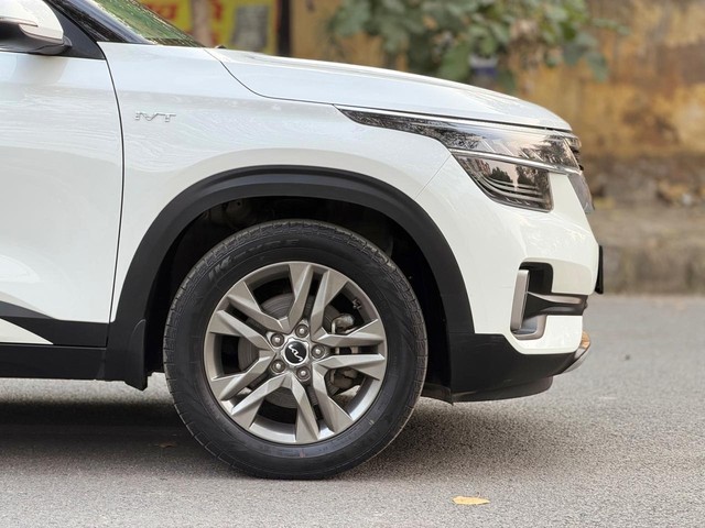 Second-hand 2023 Kia Seltos HTX IVT for sale in New Delhi-13