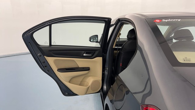 Second-hand 2022 Honda Amaze V for sale in Kanpur-32