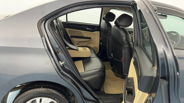 Second-hand 2022 Honda Amaze V for sale in Kanpur-39