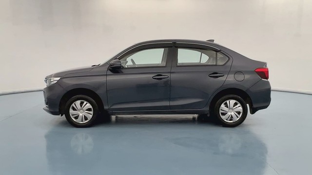 Second-hand 2022 Honda Amaze V for sale in Kanpur-6
