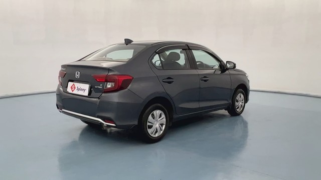 Second-hand 2022 Honda Amaze V for sale in Kanpur-3