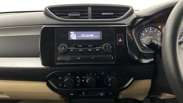 Second-hand 2022 Honda Amaze V for sale in Kanpur-37