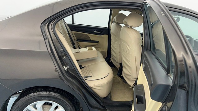 Second-hand 2019 Honda Amaze V Petrol BSIV for sale in Lucknow-25