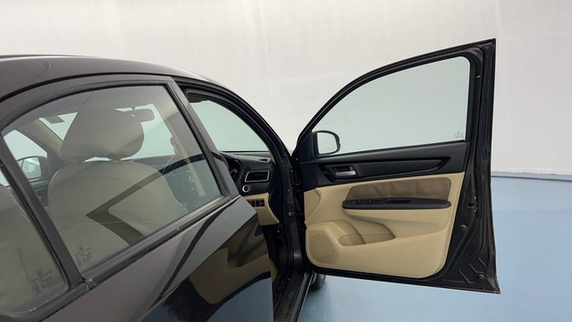 Second-hand 2019 Honda Amaze V Petrol BSIV for sale in Lucknow-16