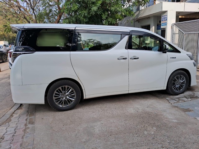 Second-hand 2021 Toyota Vellfire Executive Lounge BSVI for sale in Gurgaon-6