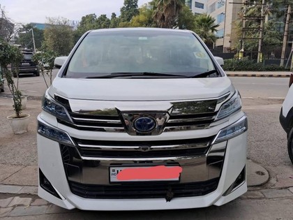Second-hand 2021 Toyota Vellfire Executive Lounge BSVI for sale in Gurgaon