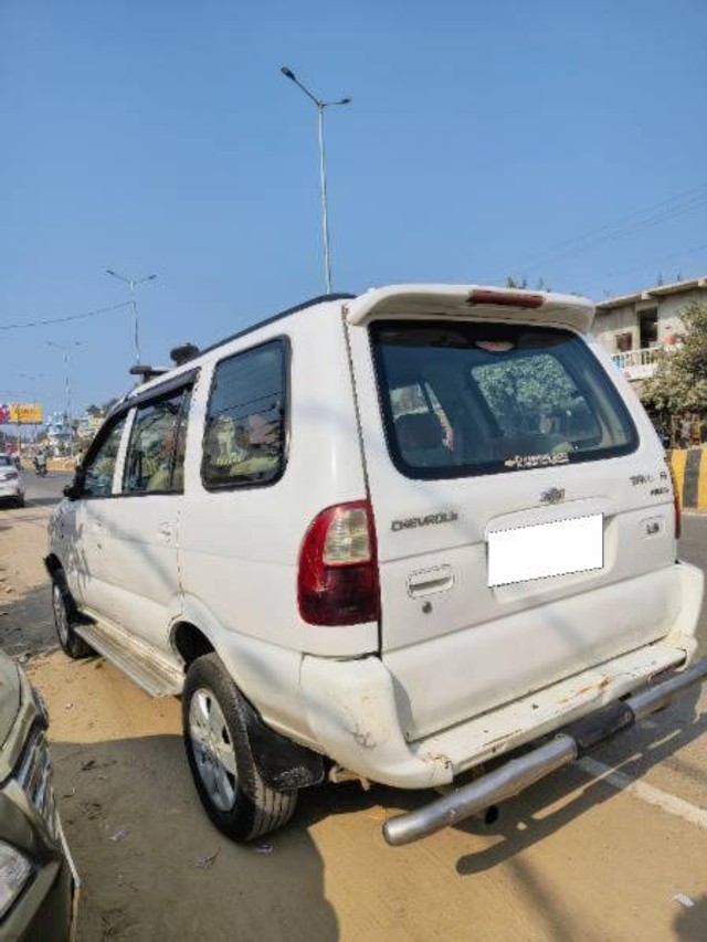 Second-hand 2013 Chevrolet Tavera Neo 3 7 Seats BSIV for sale in Fatehpur-4