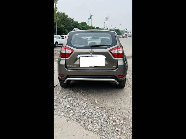 Second-hand 2016 Nissan Terrano XL for sale in New Delhi-2