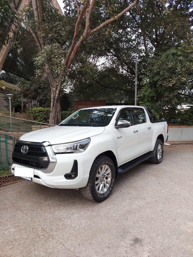 Toyota Hilux High AT Second-hand 2023 Toyota Hilux High AT for sale in New Delhi-2
