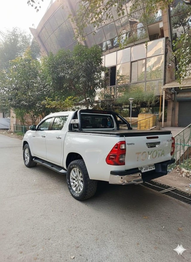 Toyota Hilux High AT Second-hand 2023 Toyota Hilux High AT for sale in New Delhi-4