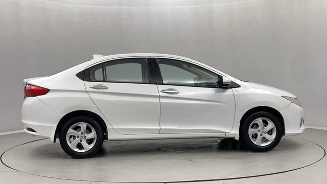 Second-hand 2016 Honda City V MT for sale in Jaipur-2