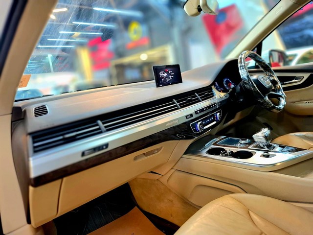 Second-hand 2016 Audi Q7 45 TDI Quattro Premium Plus for sale in Mumbai-13