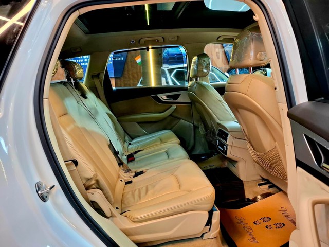 Second-hand 2016 Audi Q7 45 TDI Quattro Premium Plus for sale in Mumbai-6