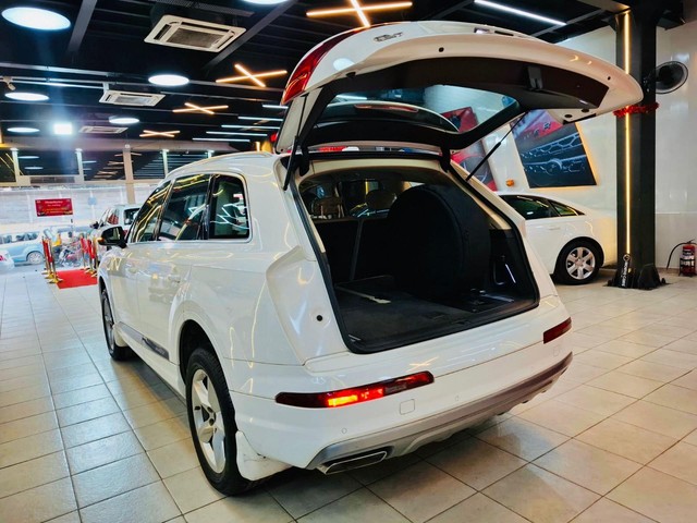 Second-hand 2016 Audi Q7 45 TDI Quattro Premium Plus for sale in Mumbai-8