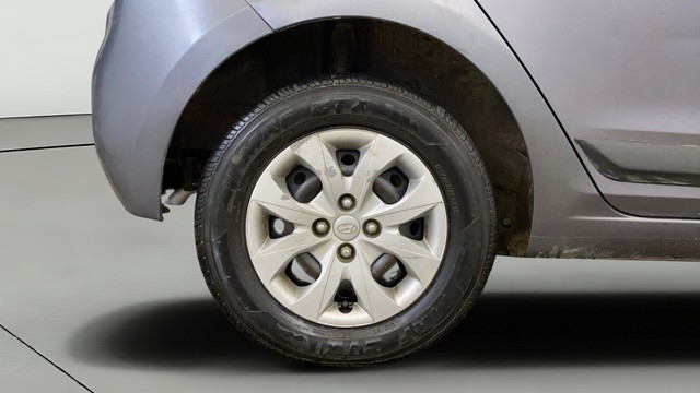 Second-hand 2018 Hyundai i20 1.2 Spotz for sale in Noida-24